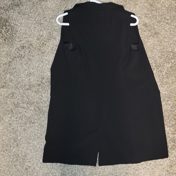 NWT Black thick vest with back slit - Picture 3 of 4